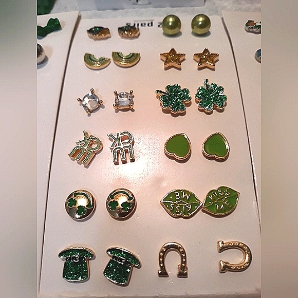 Add On Item- for 1 Pr Stud Earrings.Must Bundle 2 reg price items to get deal - Picture 1 of 10